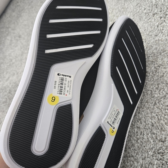 BUCKLE Madden Misland Sneaker. Black. Size 9. New without box.A sneaker made f - Picture 6 of 7